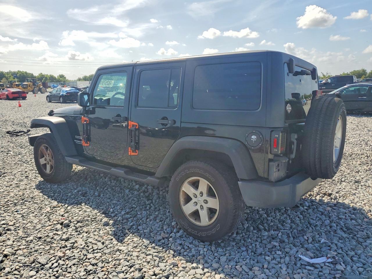 2017 Jeep Wrangler Unlimited Sport - Фото 2