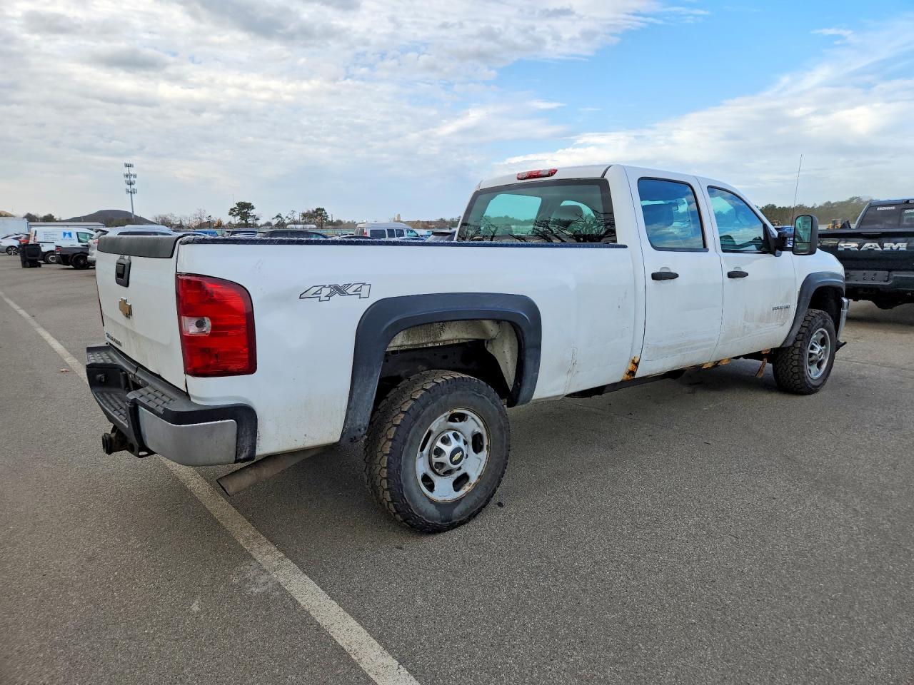 2012 Chevrolet Silverado K2500 Heavy Duty - Image 3