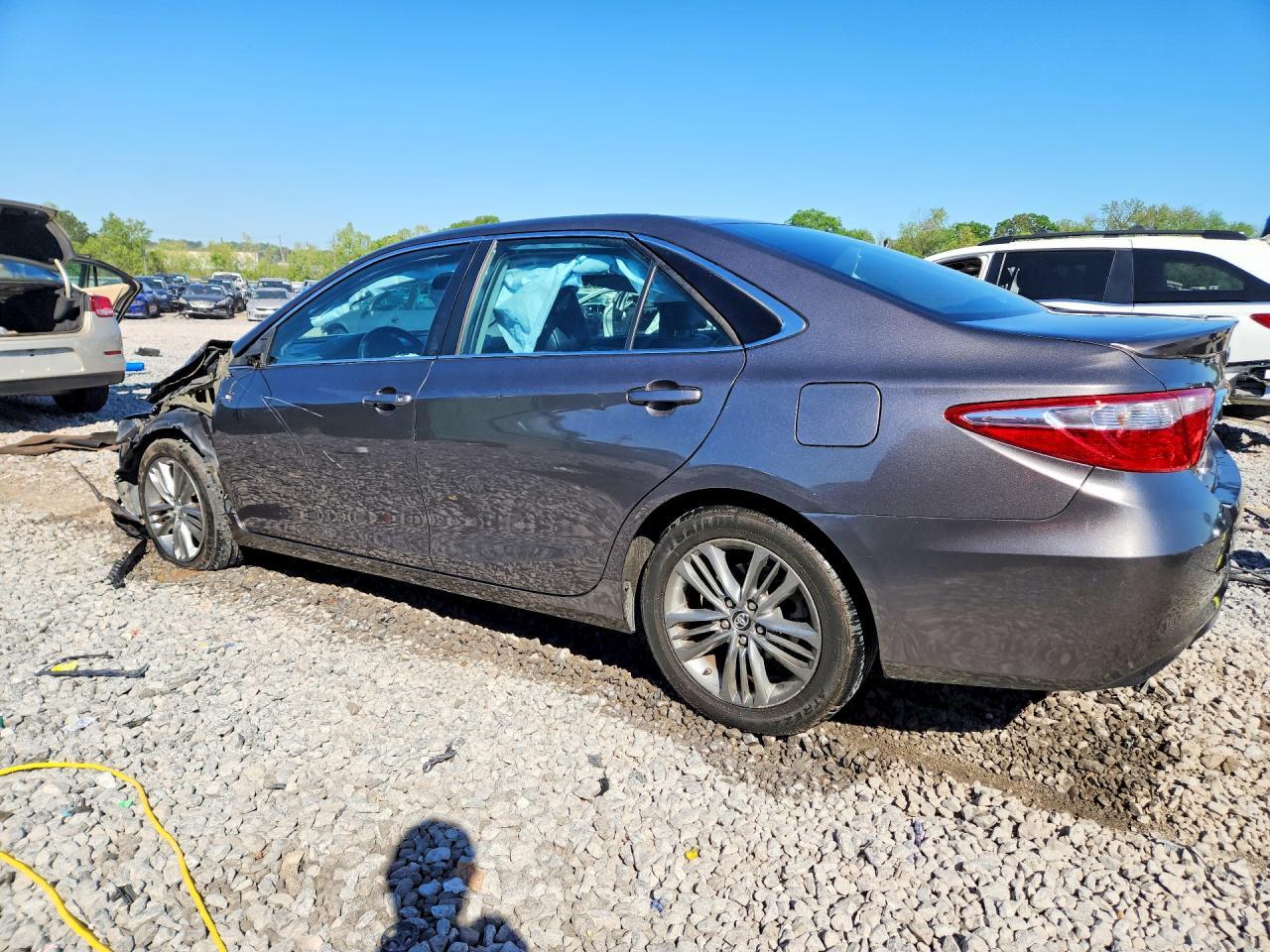 2016 Toyota Camry Se - Image 2