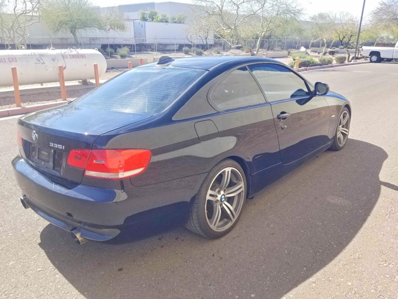 2010 BMW 335 I - Image 4