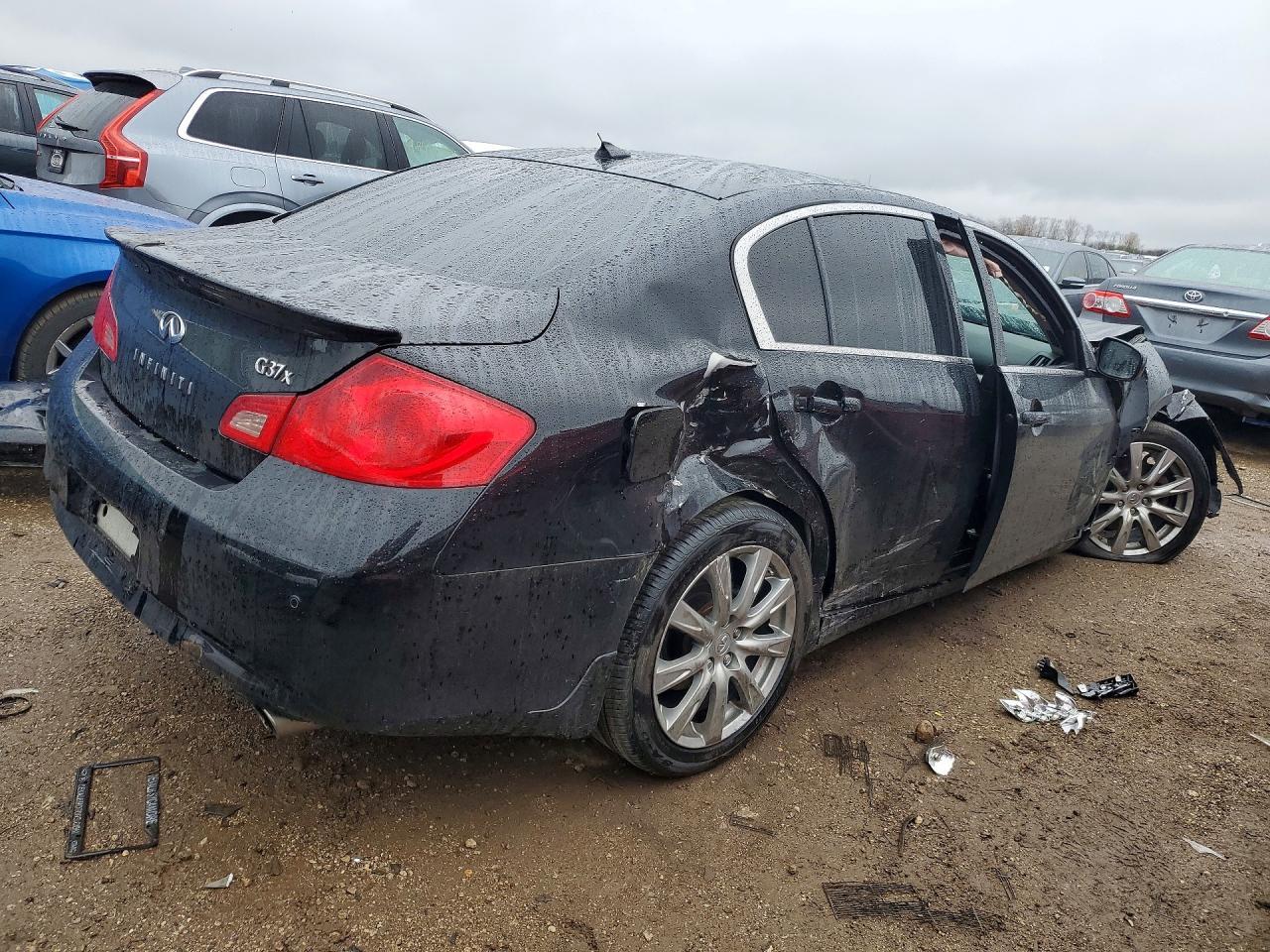 2011 Infiniti G37 Sedan X - Image 3
