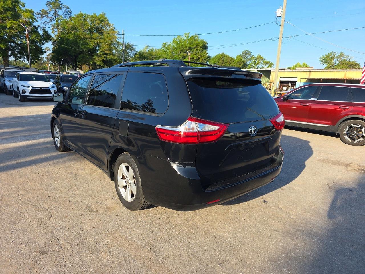 2015 Toyota Sienna Le - Фото 3