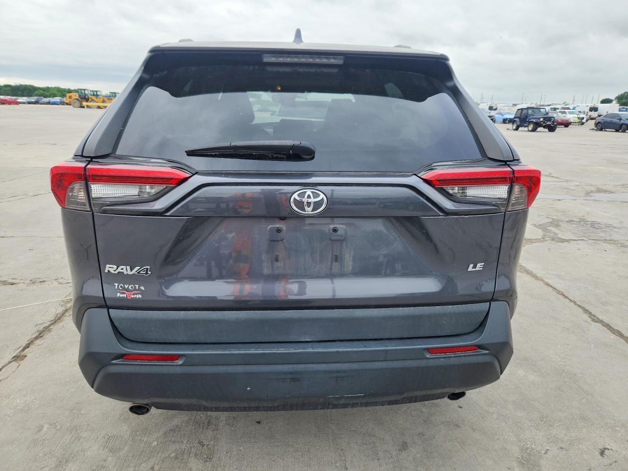 2020 Toyota Rav4 Le - Фото 6