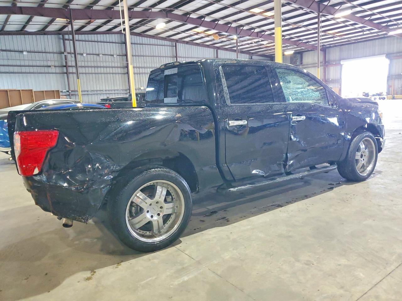 2020 Nissan Titan Sv - Image 3