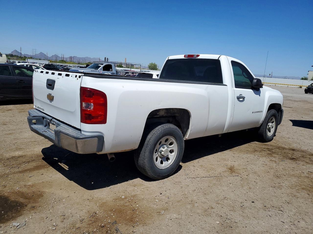 2009 Chevrolet Silverado C1500 - Image 3