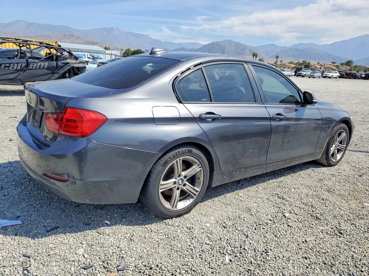 2013 BMW 328 I - Фото 3