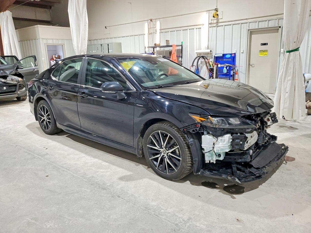 2024 Toyota Camry Hybrid Se - Image 4
