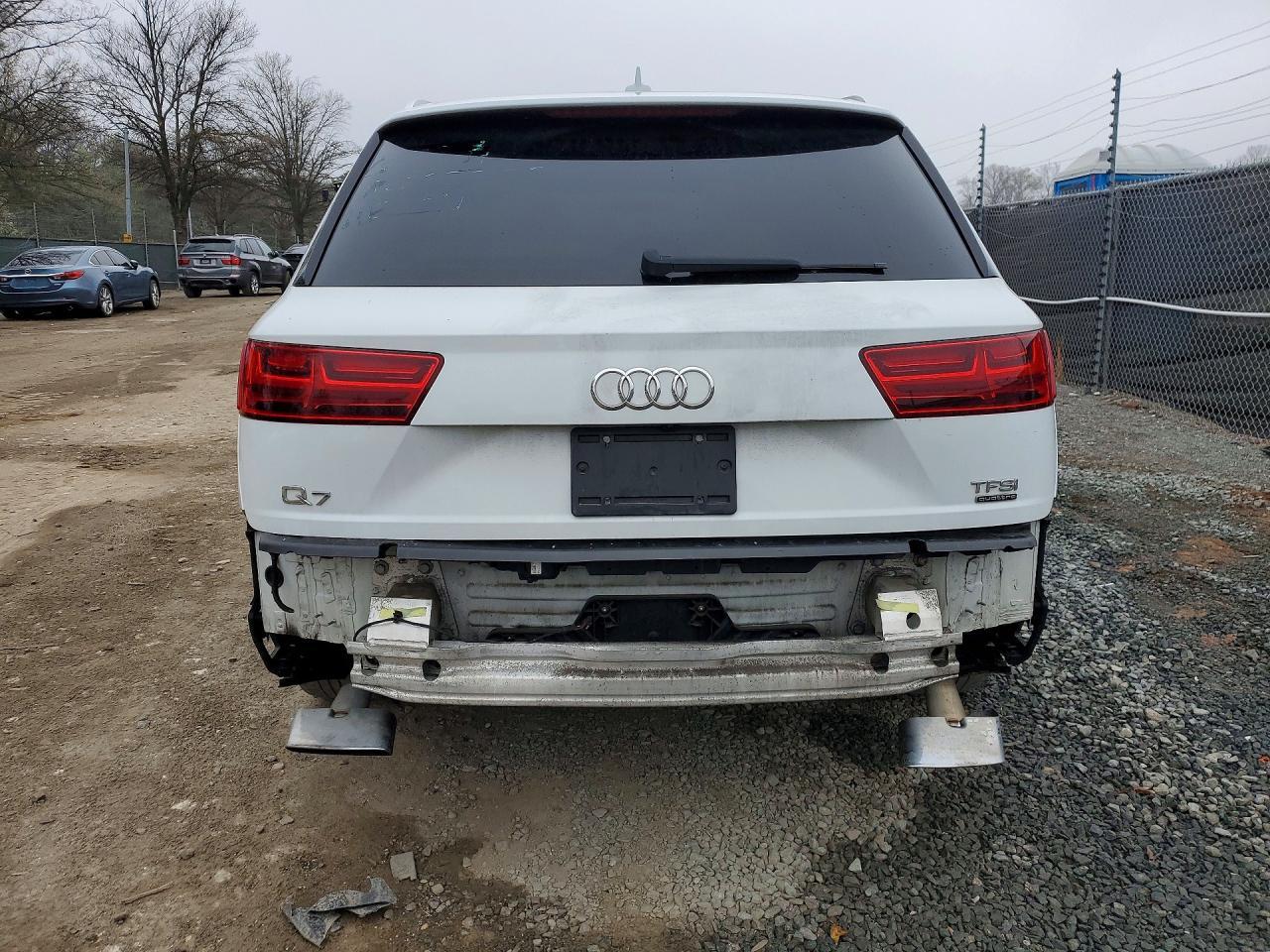 2017 Audi Q7 Premium Plus - Image 6