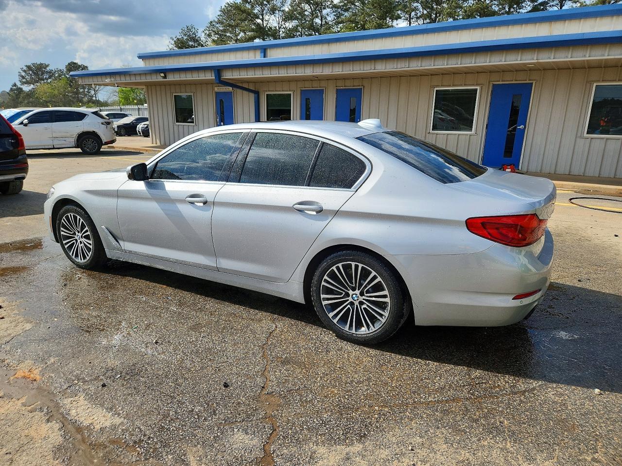 2019 BMW 530 I - Фото 2