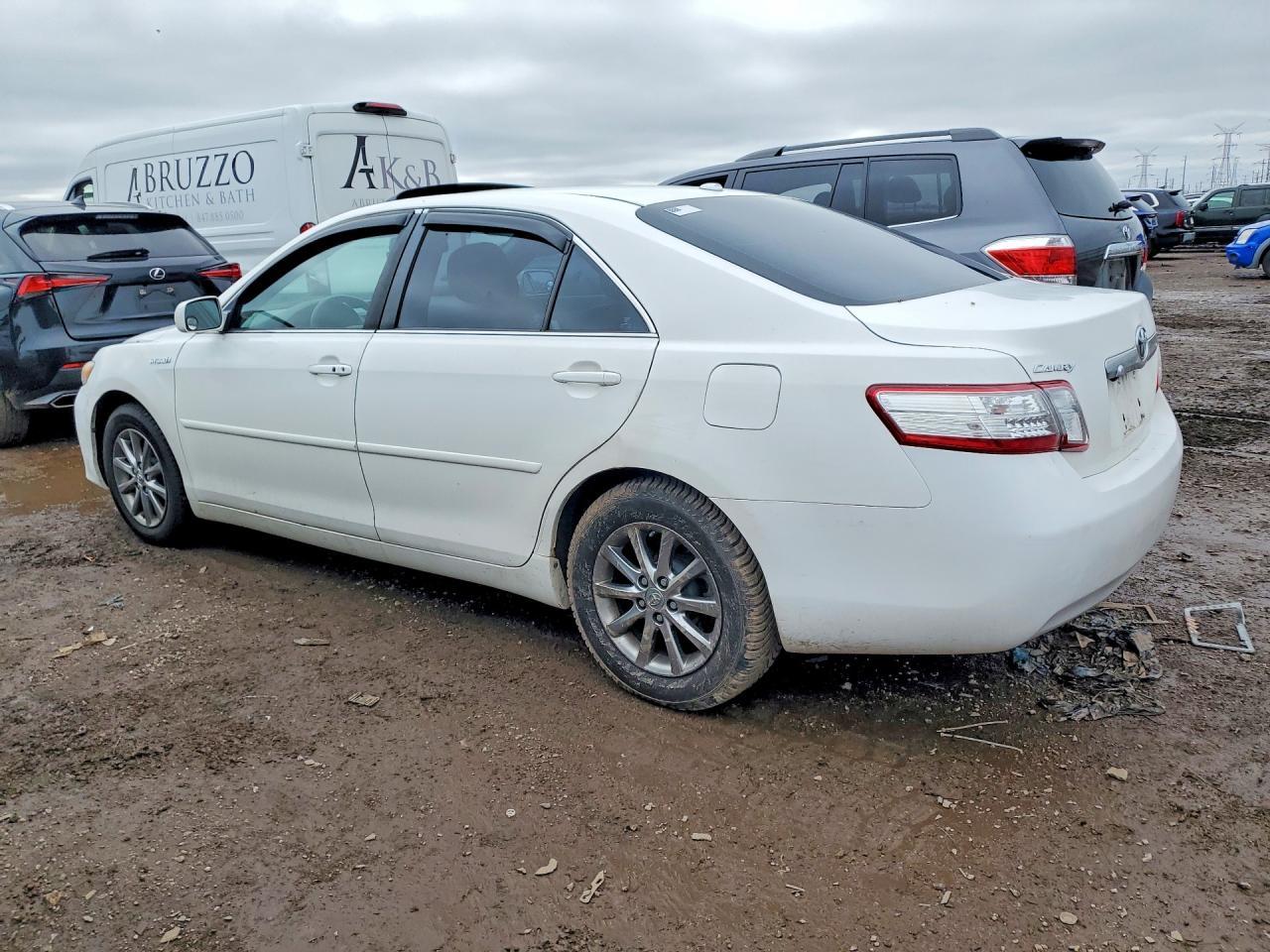 2011 Toyota Camry Hybrid Base - Фото 2