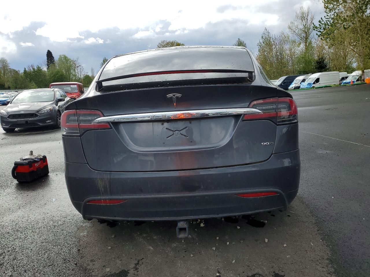 2016 Tesla Model X - Фото 6