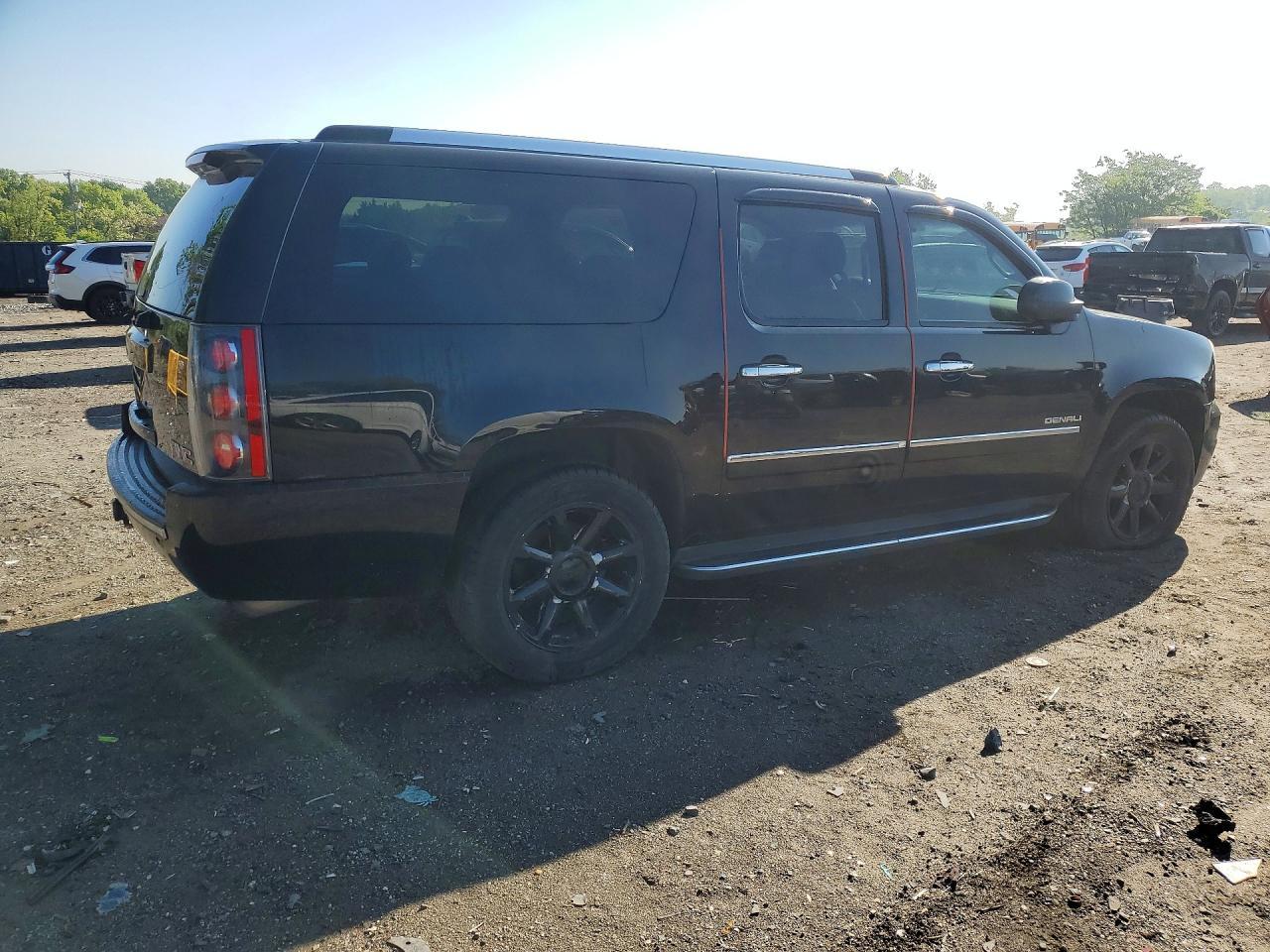 2010 GMC Yukon Xl Denali - Image 3