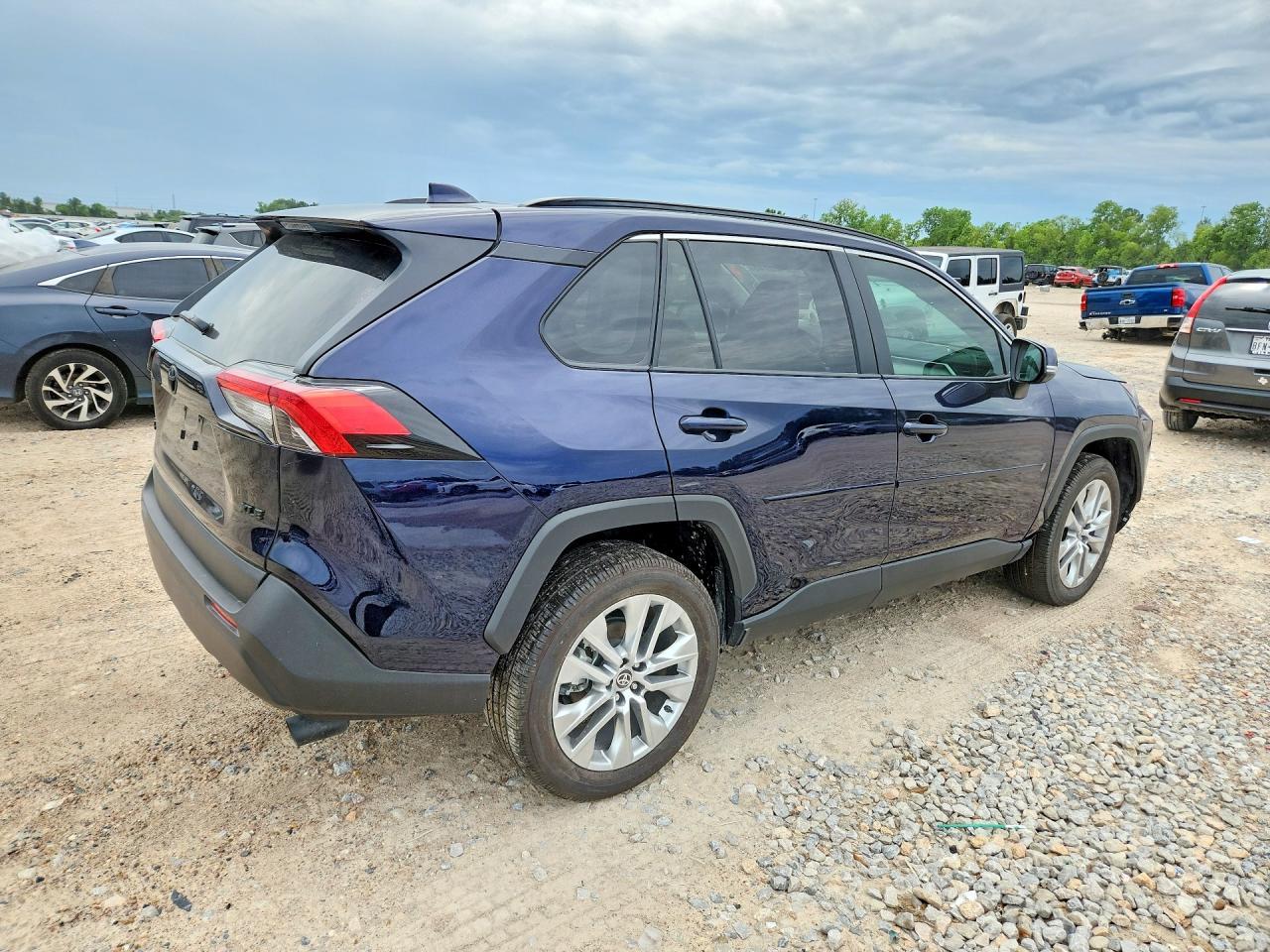 2025 Toyota Rav4 Xle Premium - Фото 3