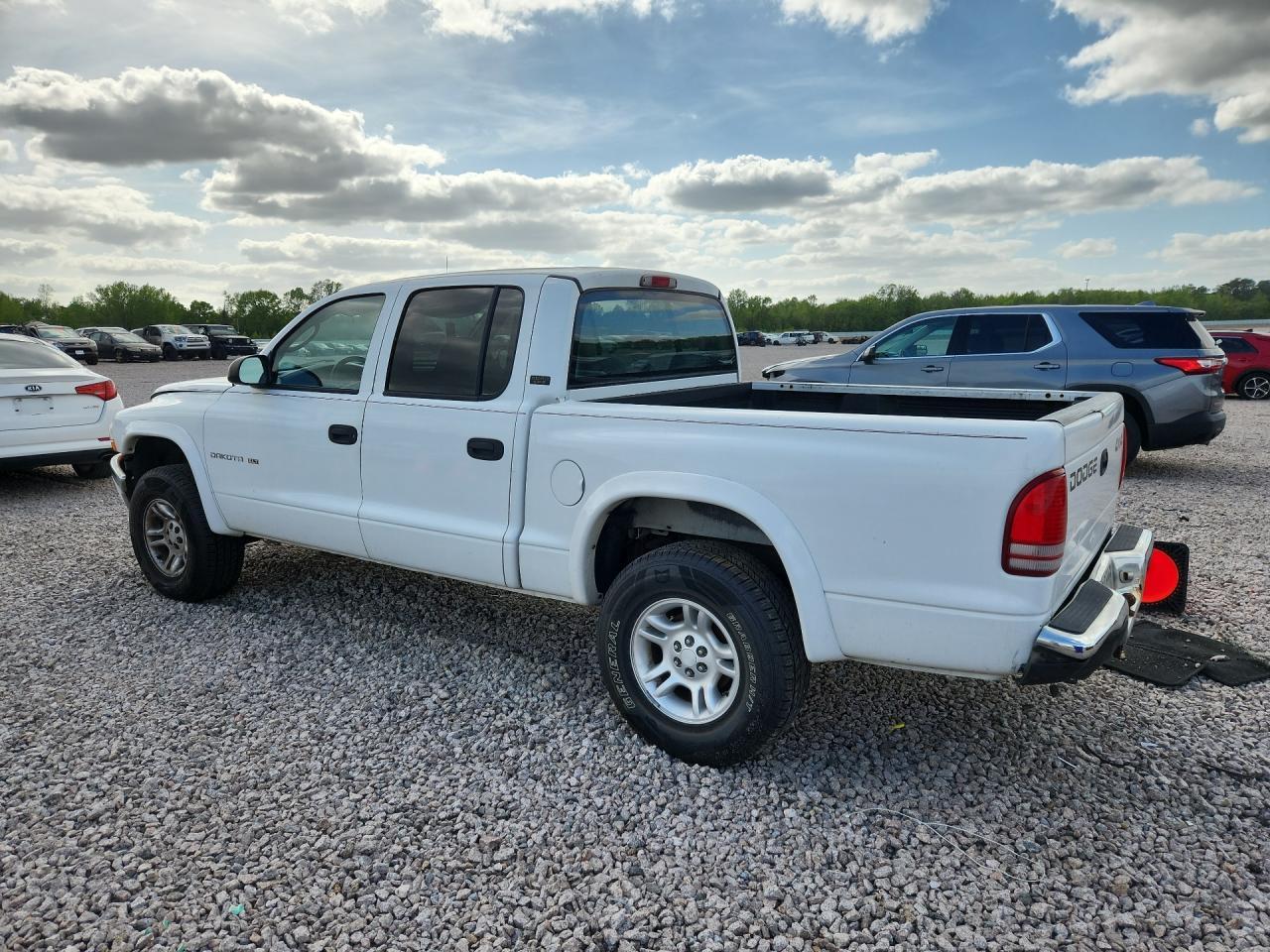 2001 Dodge Dakota Quad - Image 2