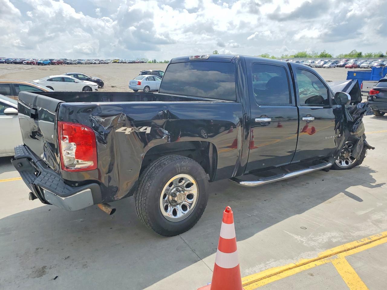 2007 Chevrolet Silverado K1500 Crew Cab - Фото 3
