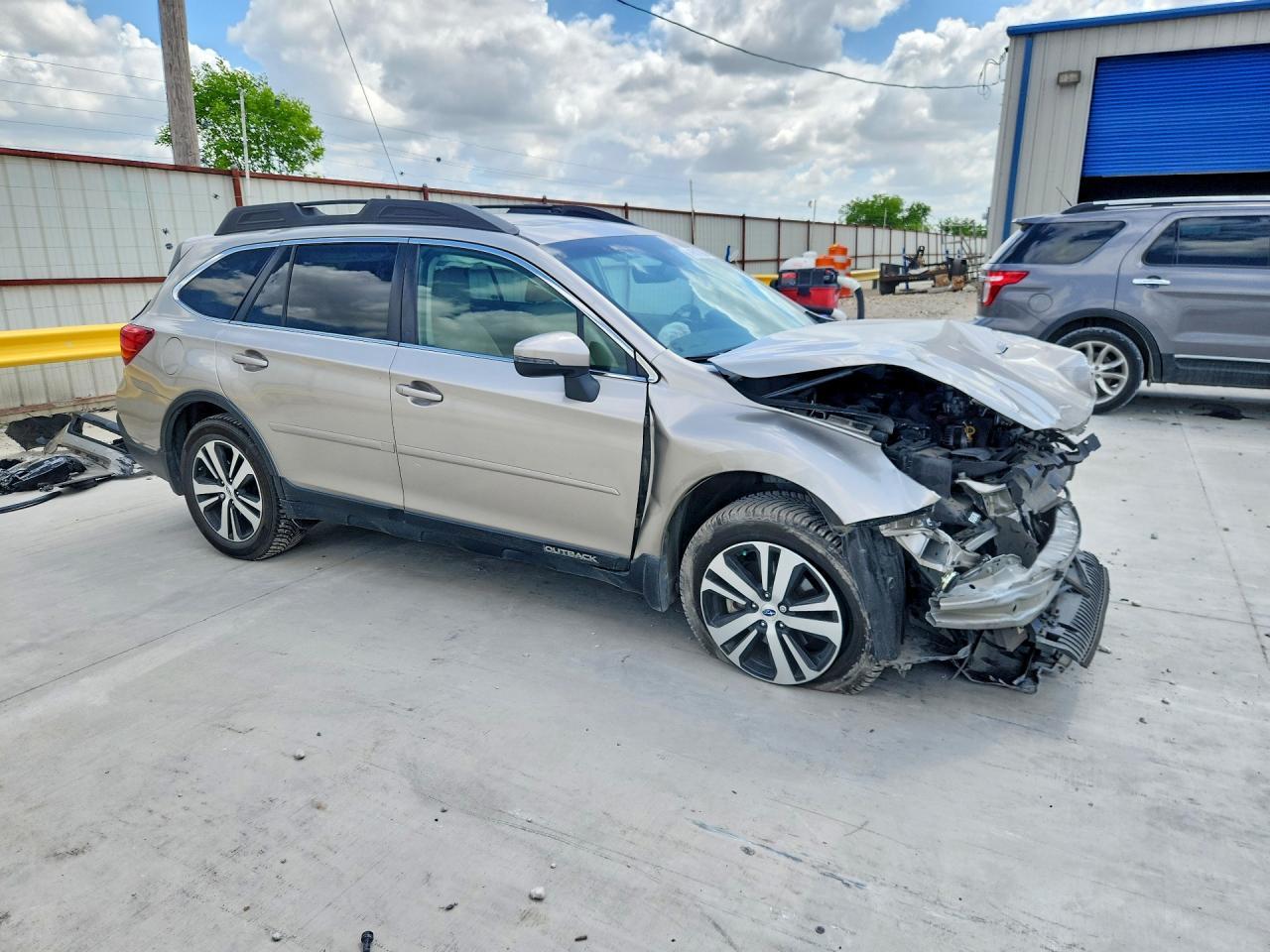 2019 Subaru Outback 2.5I Limited - Image 4