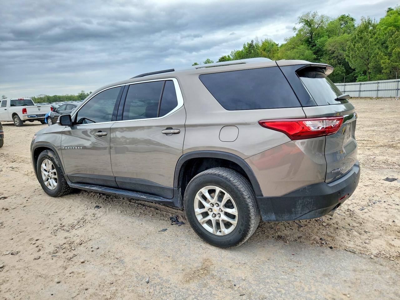 2018 Chevrolet Traverse - Image 2