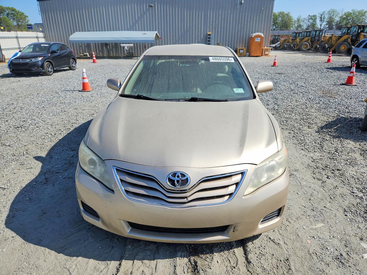 2011 Toyota Camry Le - Image 5