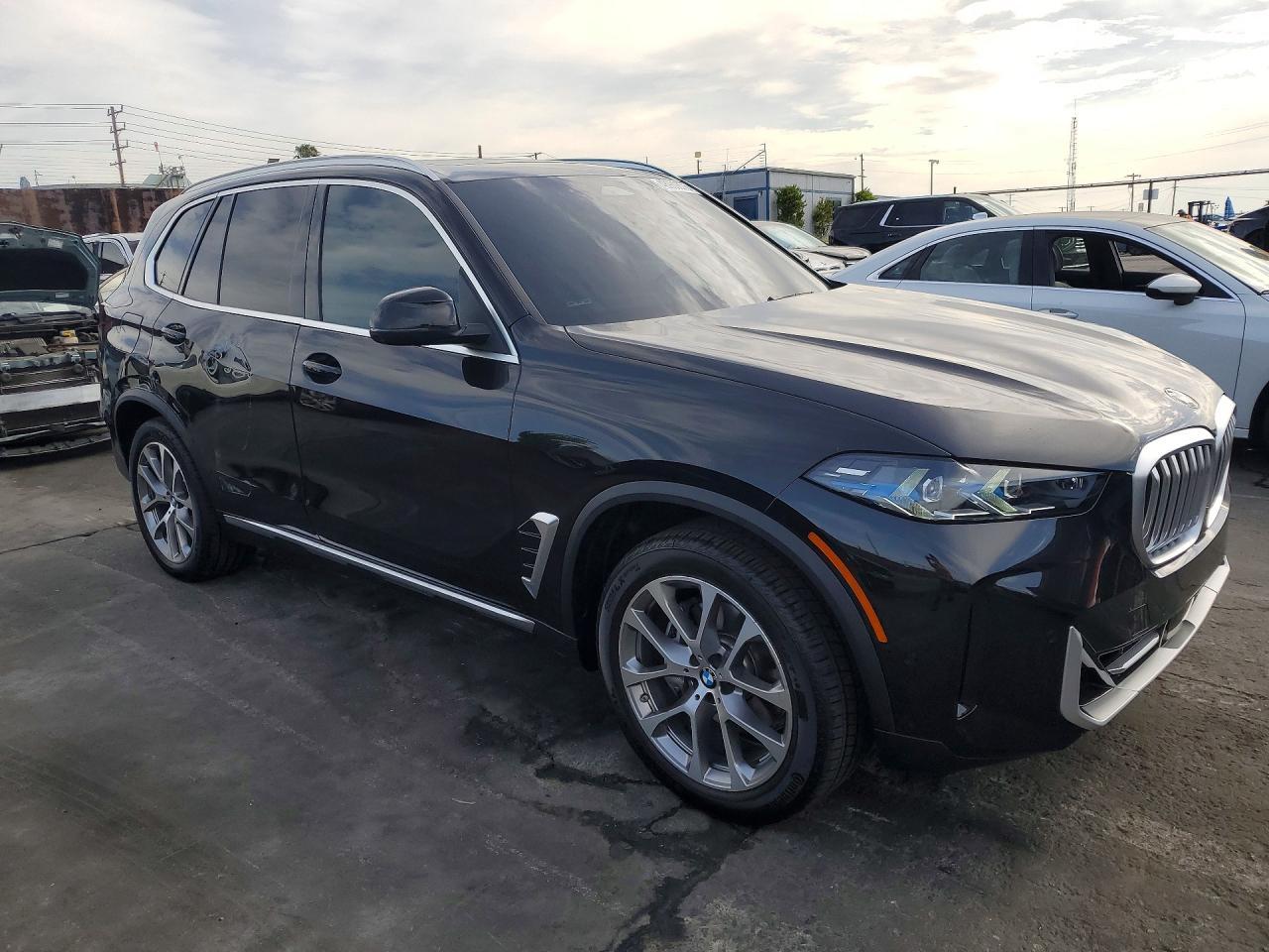 2026 BMW X5 xDrive40I - Image 4