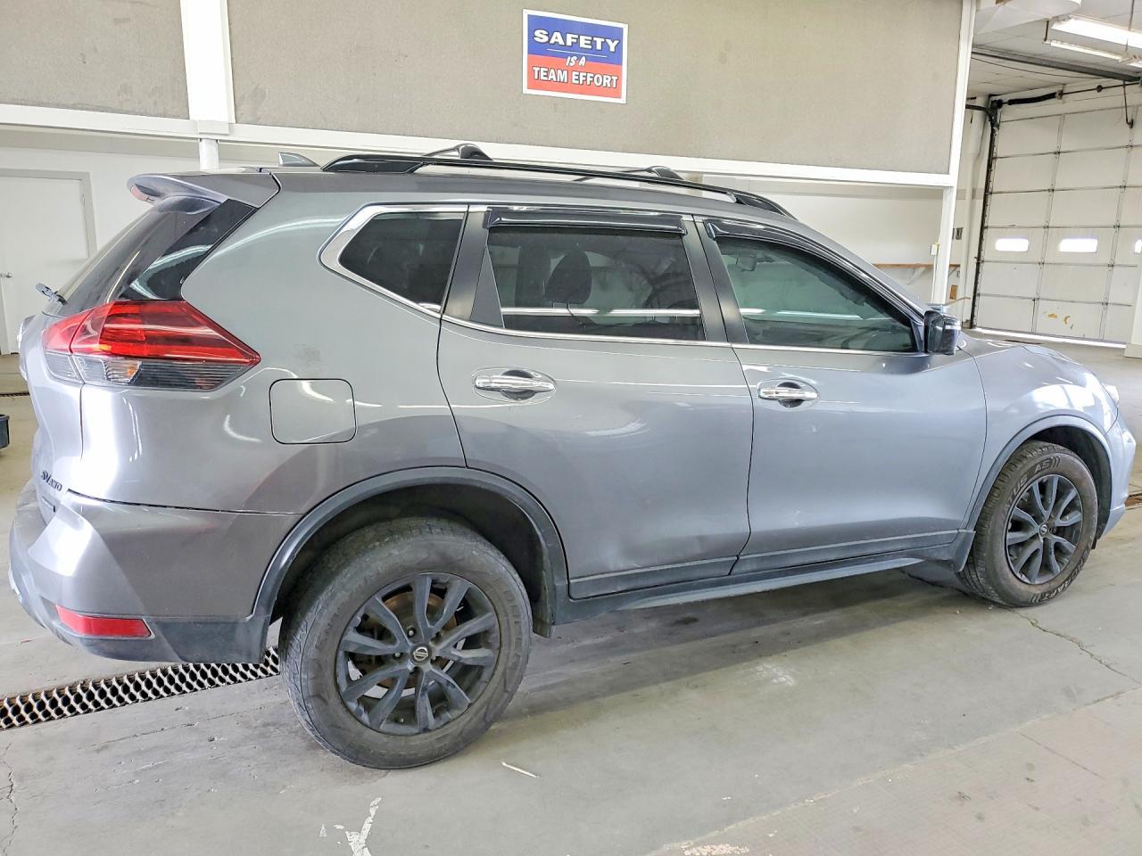 2018 Nissan Rogue Sv - Image 3
