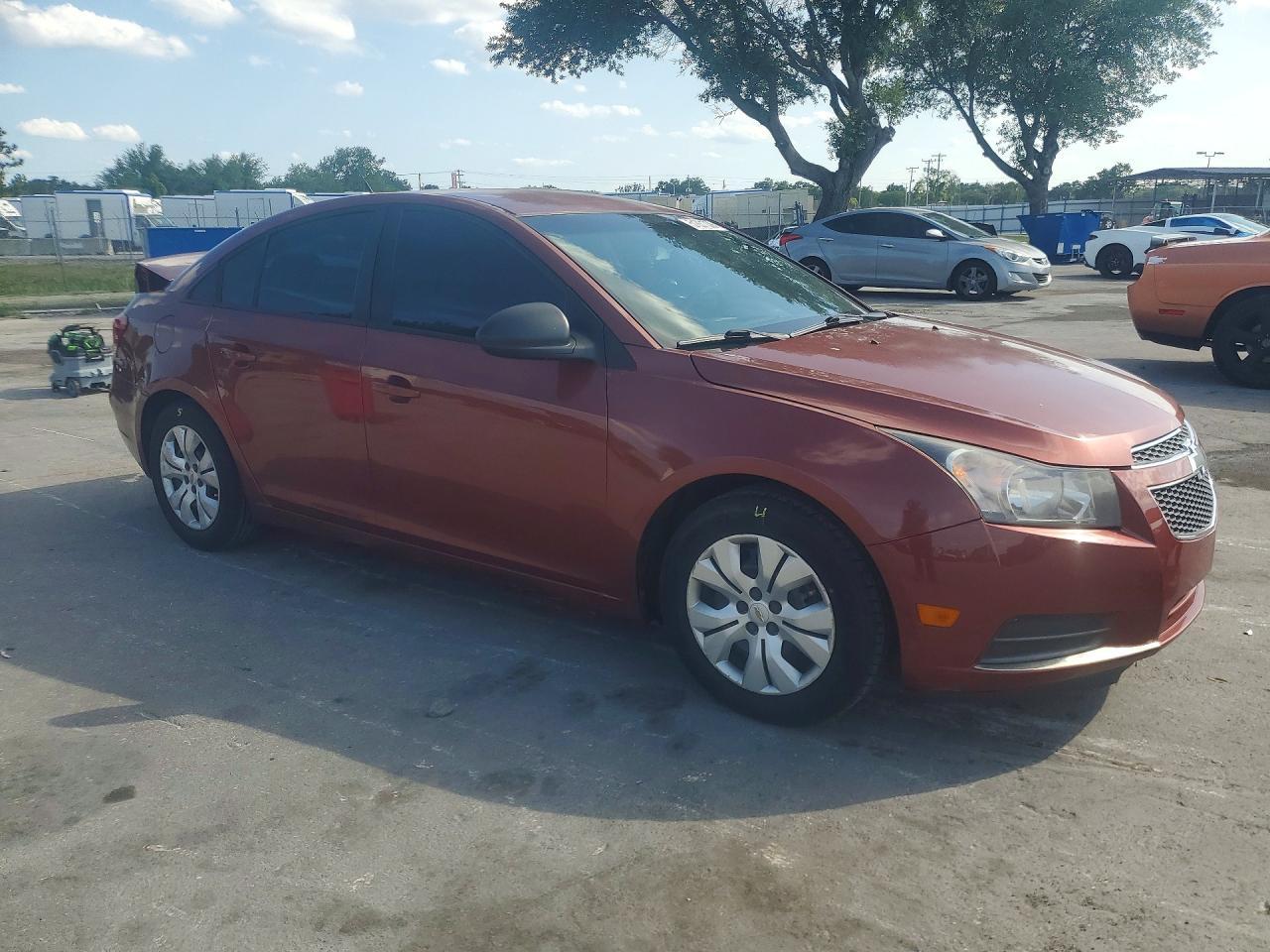 2013 Chevrolet Cruze Ls - Image 4