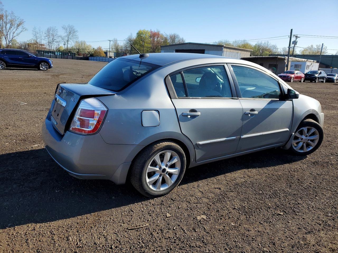 2010 Nissan Sentra 2.0 - Фото 3