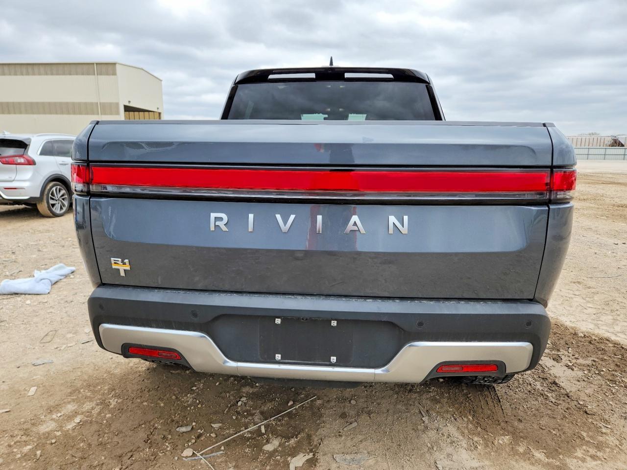 2022 Rivian R1T Adventure - Image 6