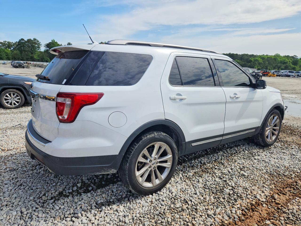2018 Ford Explorer Xlt - Фото 3