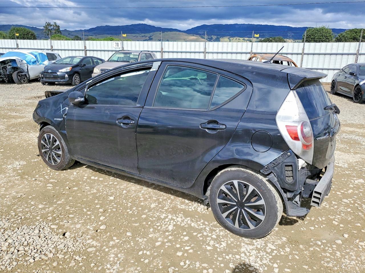 2013 Toyota Prius C Two - Фото 2