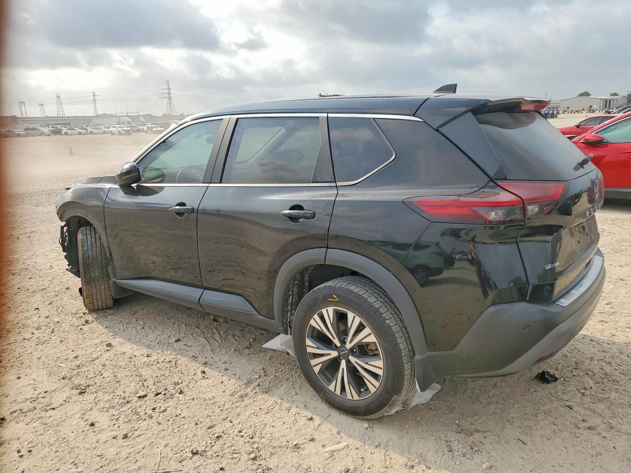 2023 Nissan Rogue Sv - Image 2
