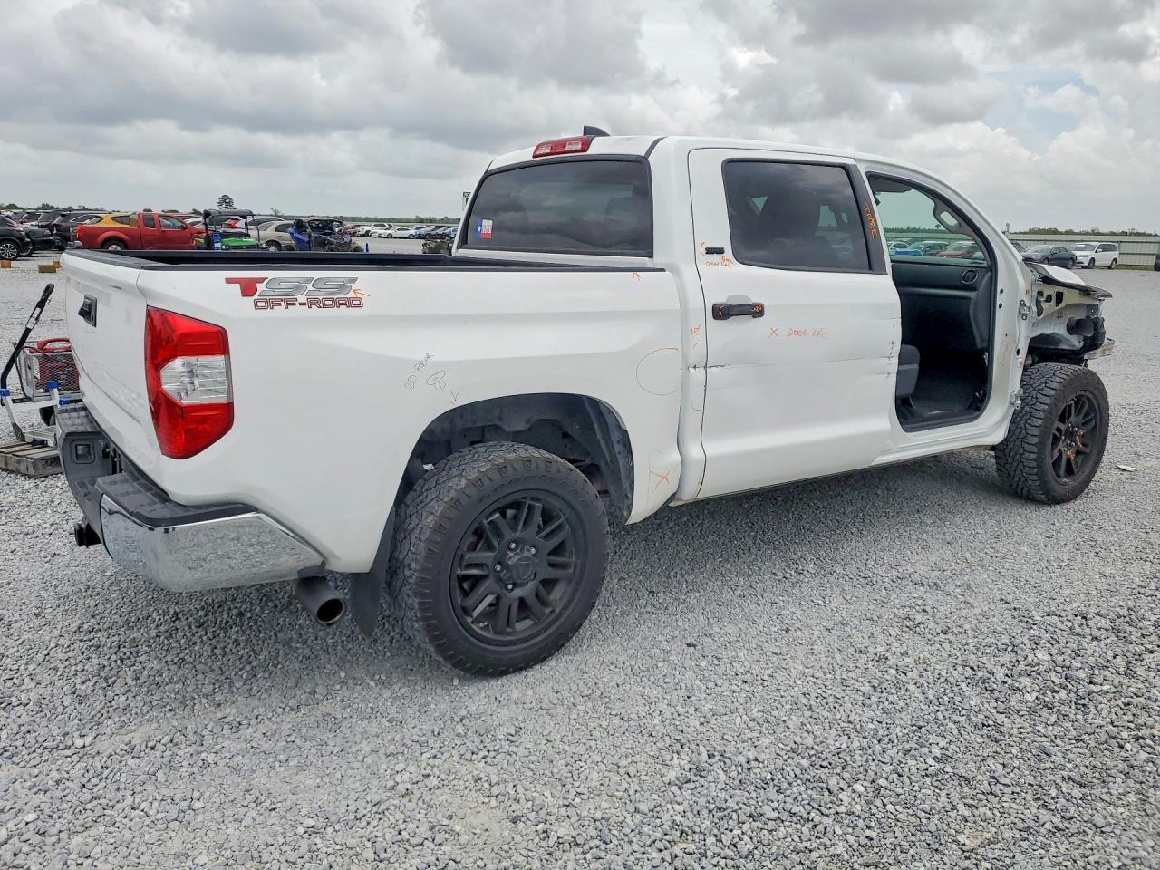 2021 Toyota Tundra Sr5 - Image 3