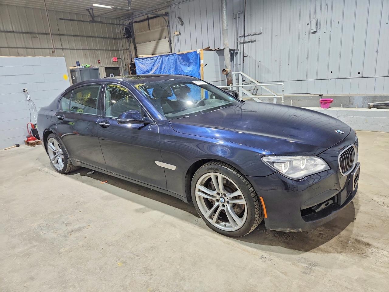 2015 BMW 750 Lxi - Фото 4
