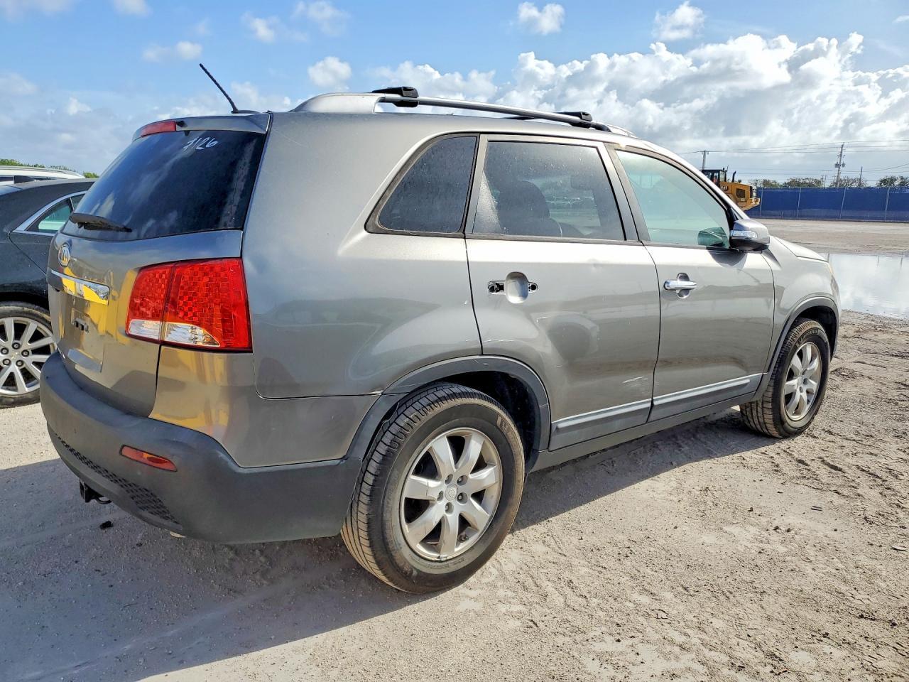 2012 Kia Sorento Lx - Фото 3