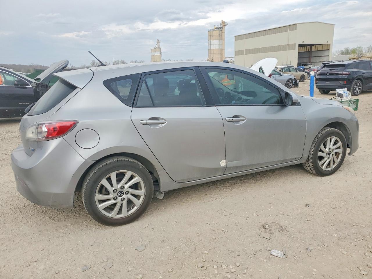 2013 Mazda 3 I - Image 3
