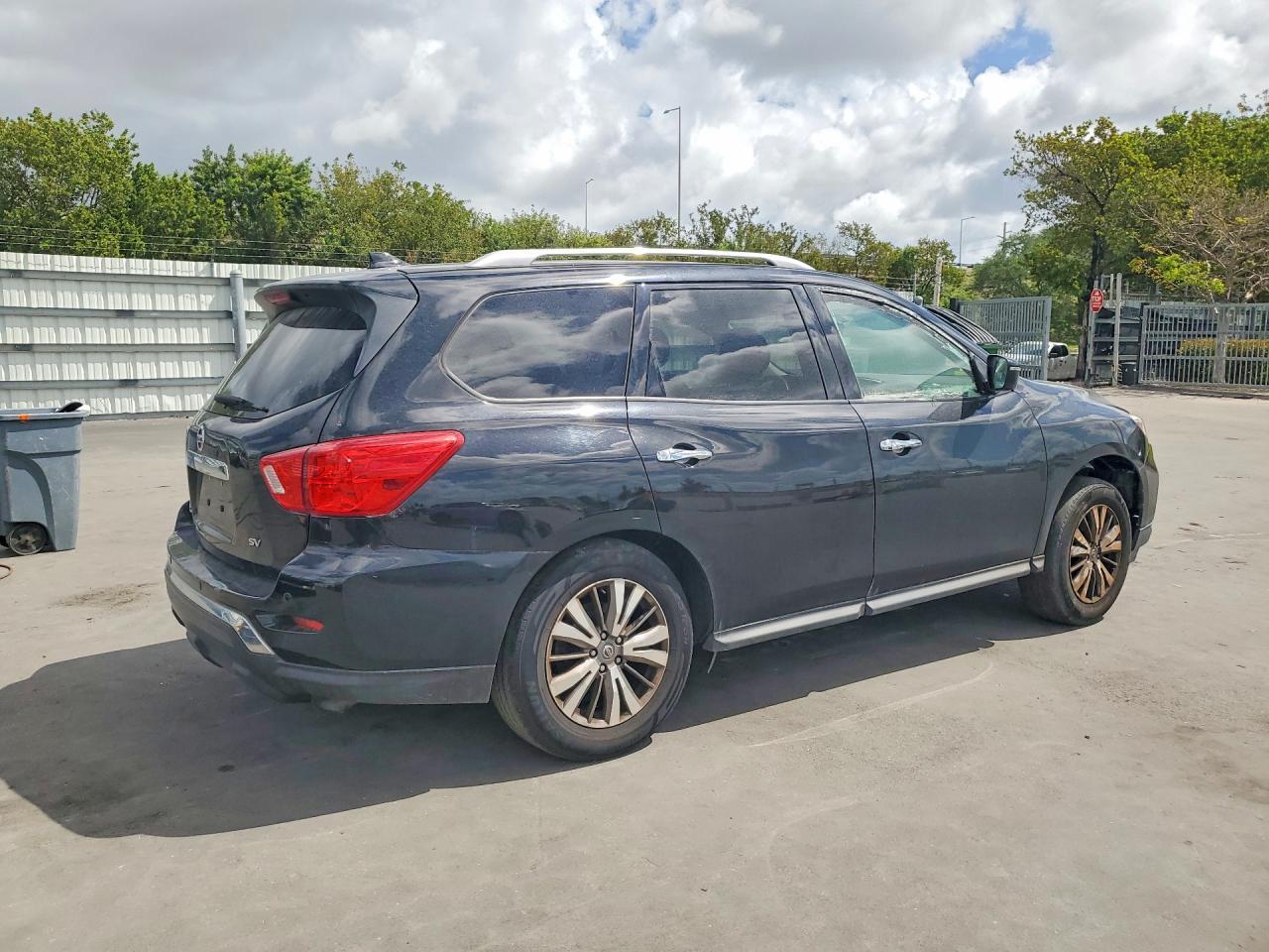 2020 Nissan Pathfinder Sv - Фото 3