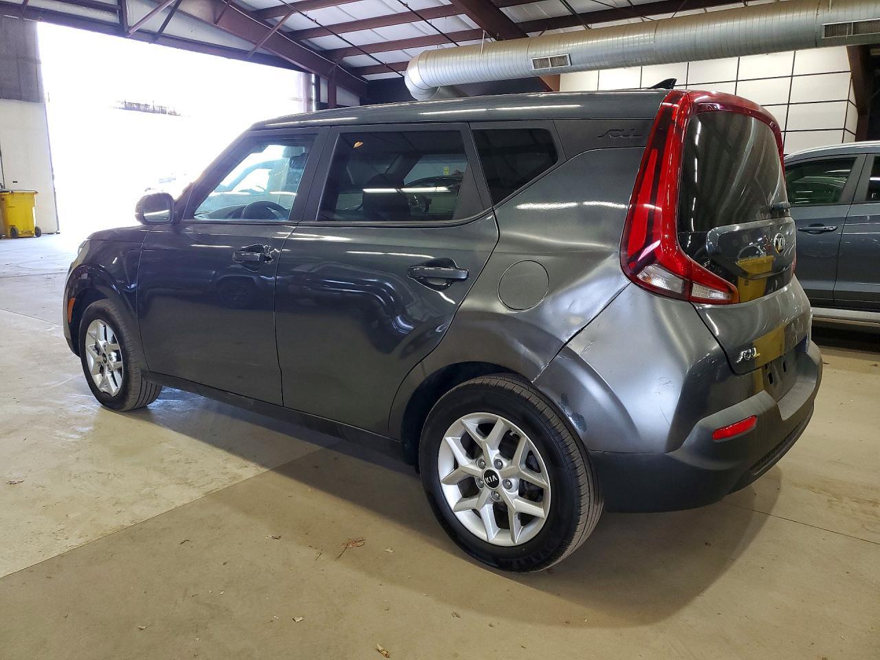 2020 Kia Soul S - Image 2