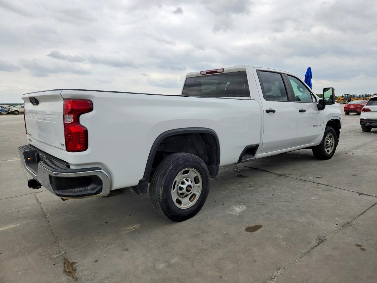 2023 Chevrolet Silverado C2500 Heavy Duty - Фото 3