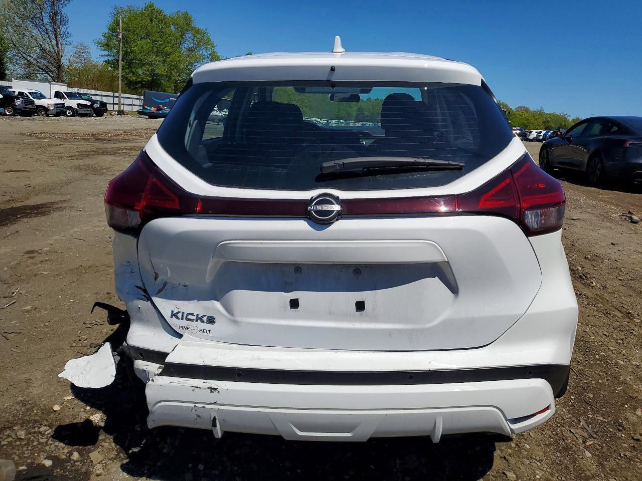 2024 Nissan Kicks S - Image 6