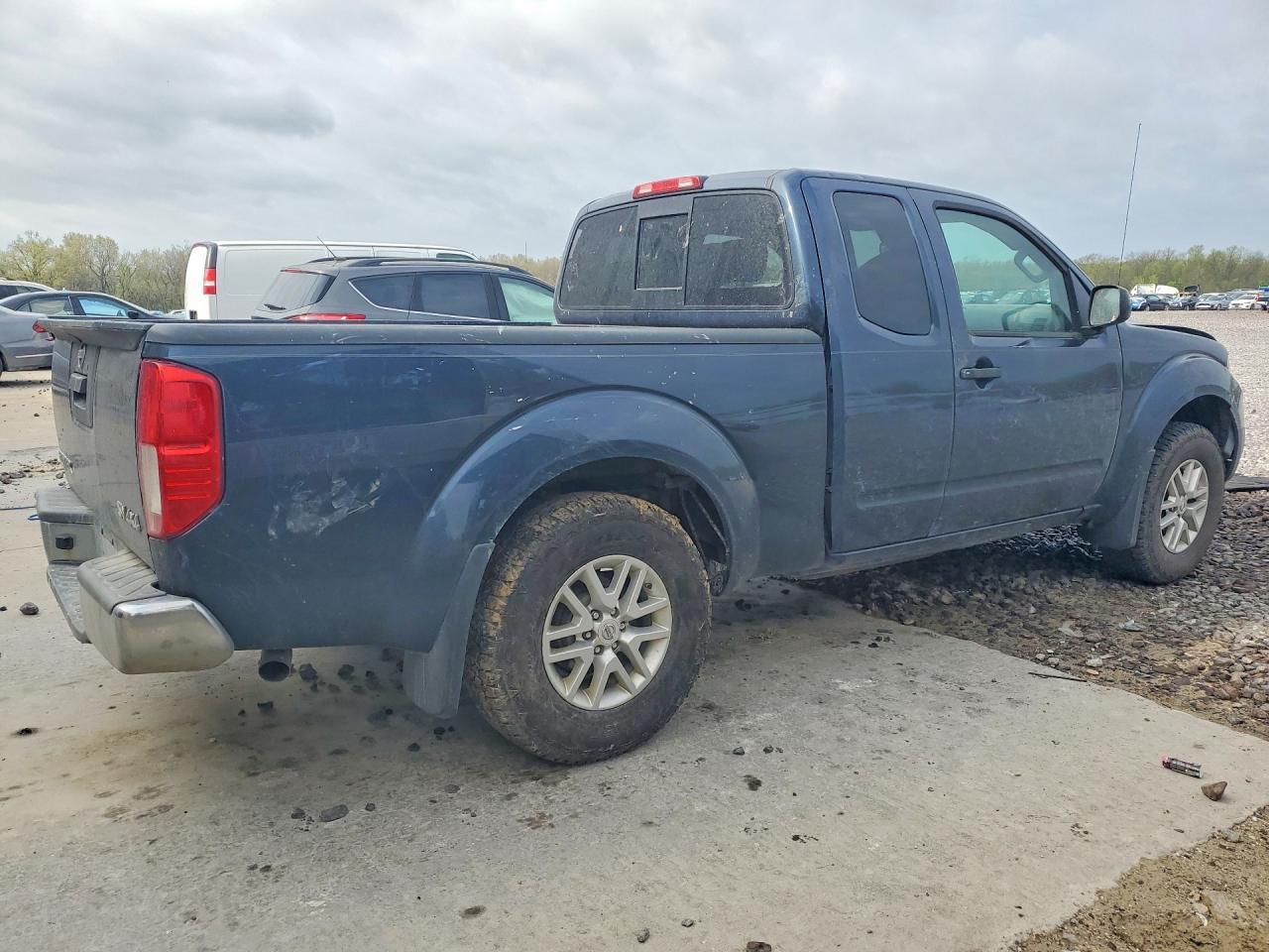 2015 Nissan Frontier Sv V6 - Фото 3