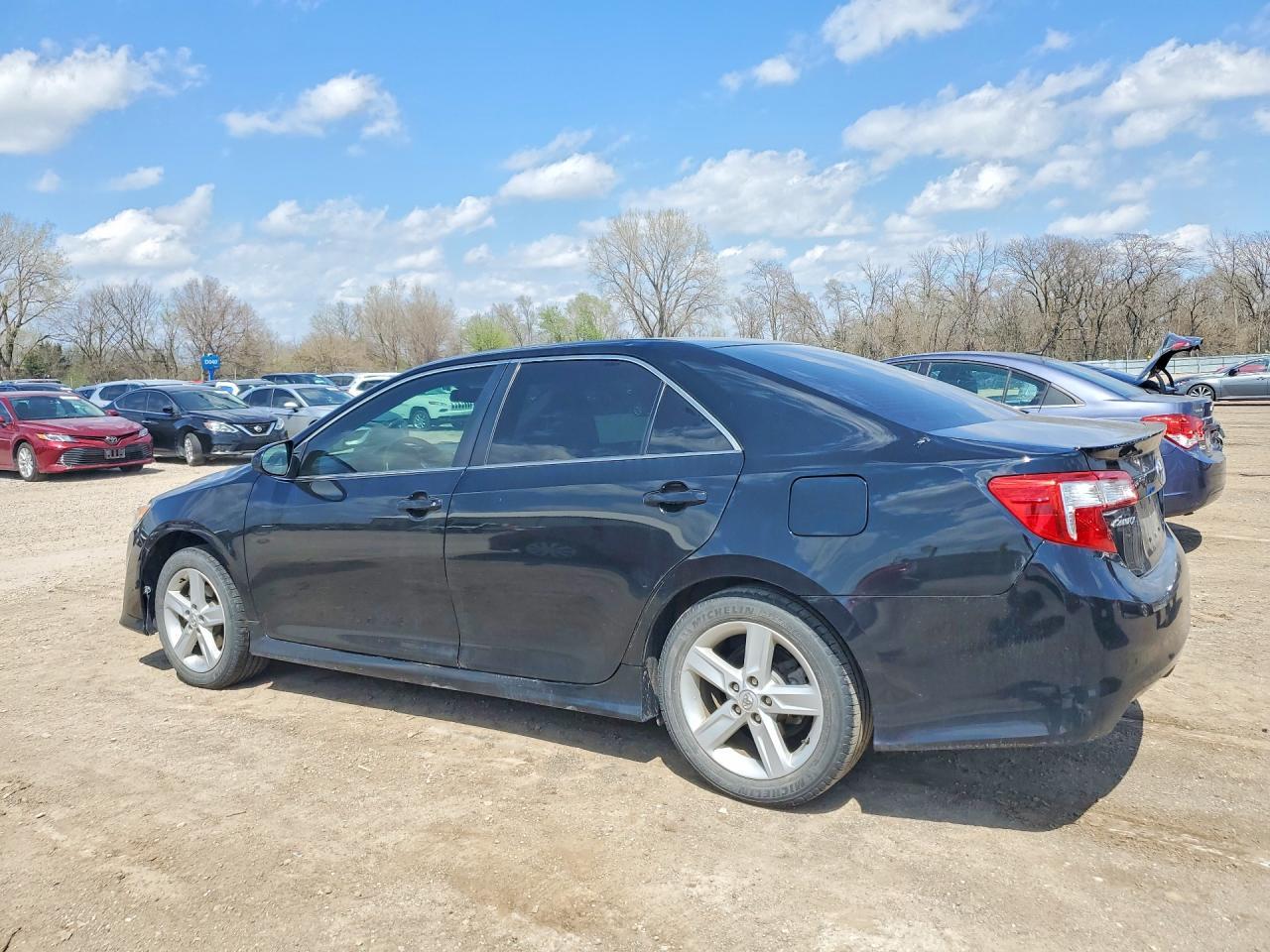 2013 Toyota Camry Se - Фото 2