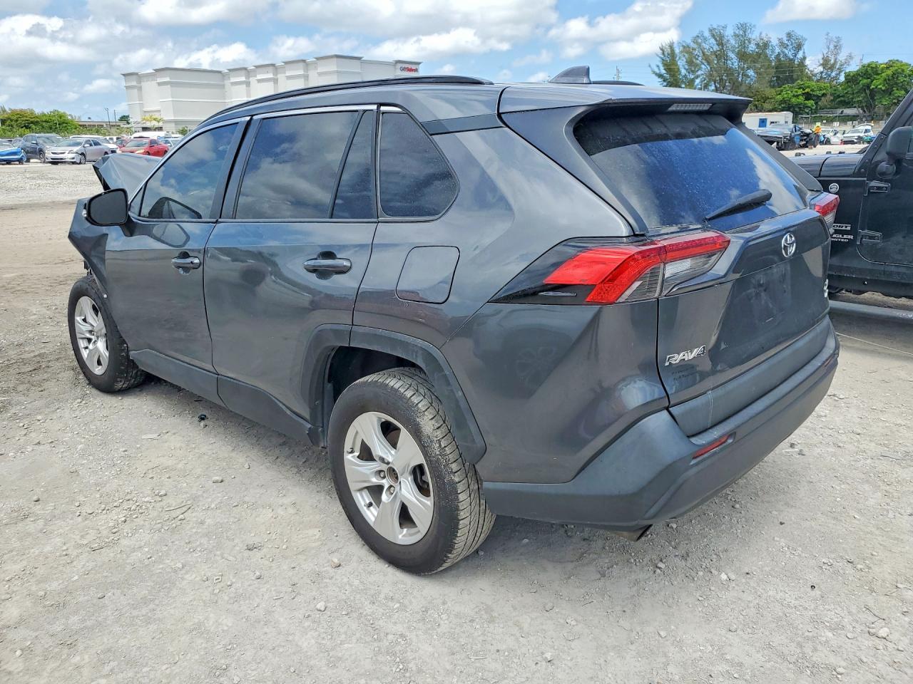 2021 Toyota Rav4 Xle - Image 2