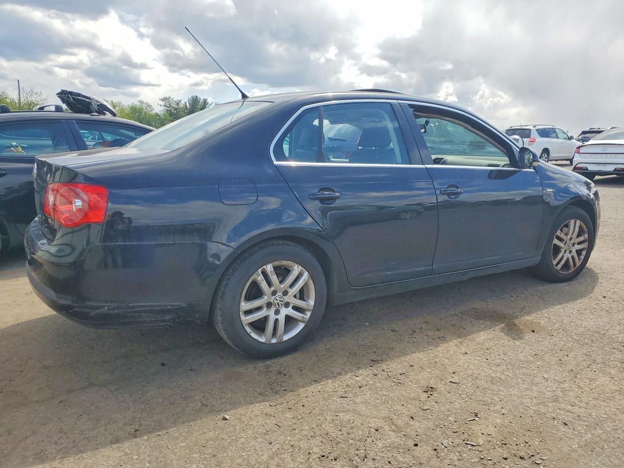 2007 Volkswagen Jetta Wolfsburg - Image 3