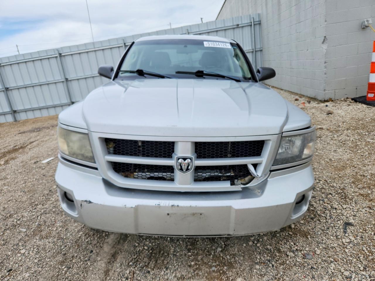 2010 Dodge Dakota - Image 5