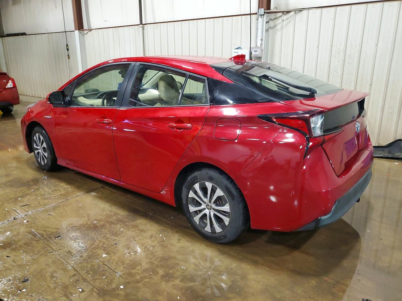 2019 Toyota Prius Xle Awd-E - Фото 2
