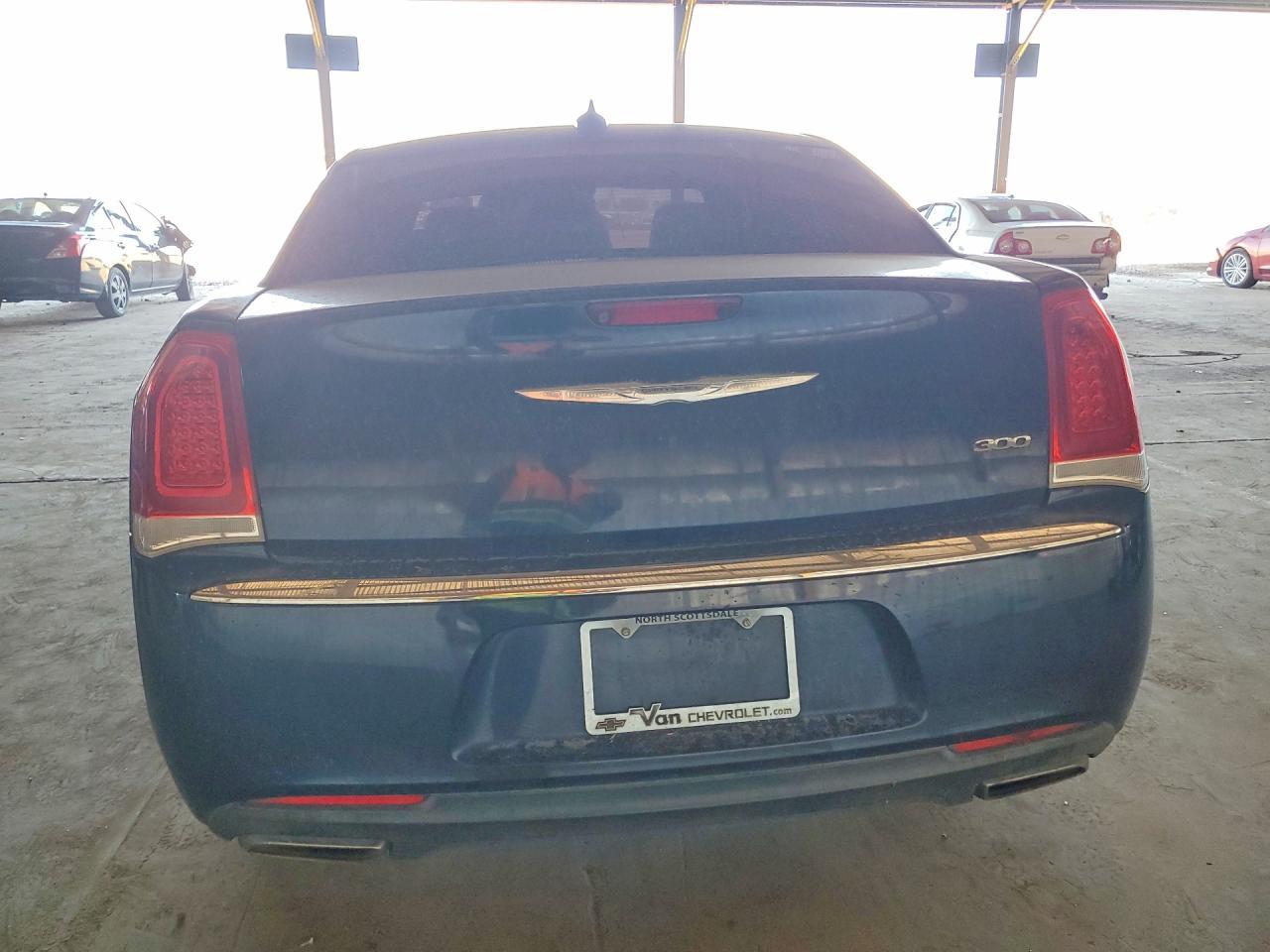 2016 Chrysler 300 Limited - Image 6