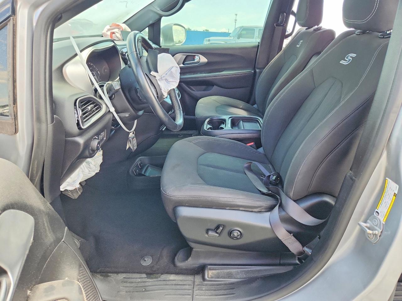 2020 Chrysler Pacifica Touring - Фото 7
