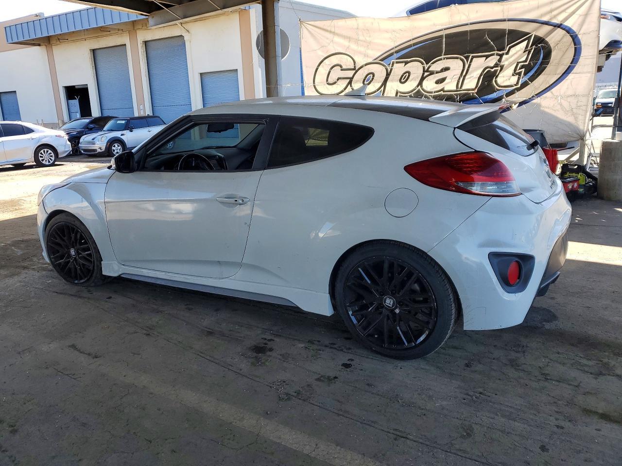 2015 Hyundai Veloster Turbo - Image 2