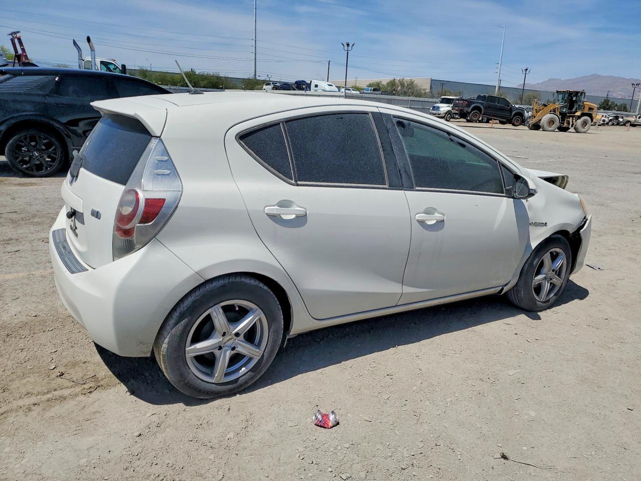 2013 Toyota Prius C - Фото 3