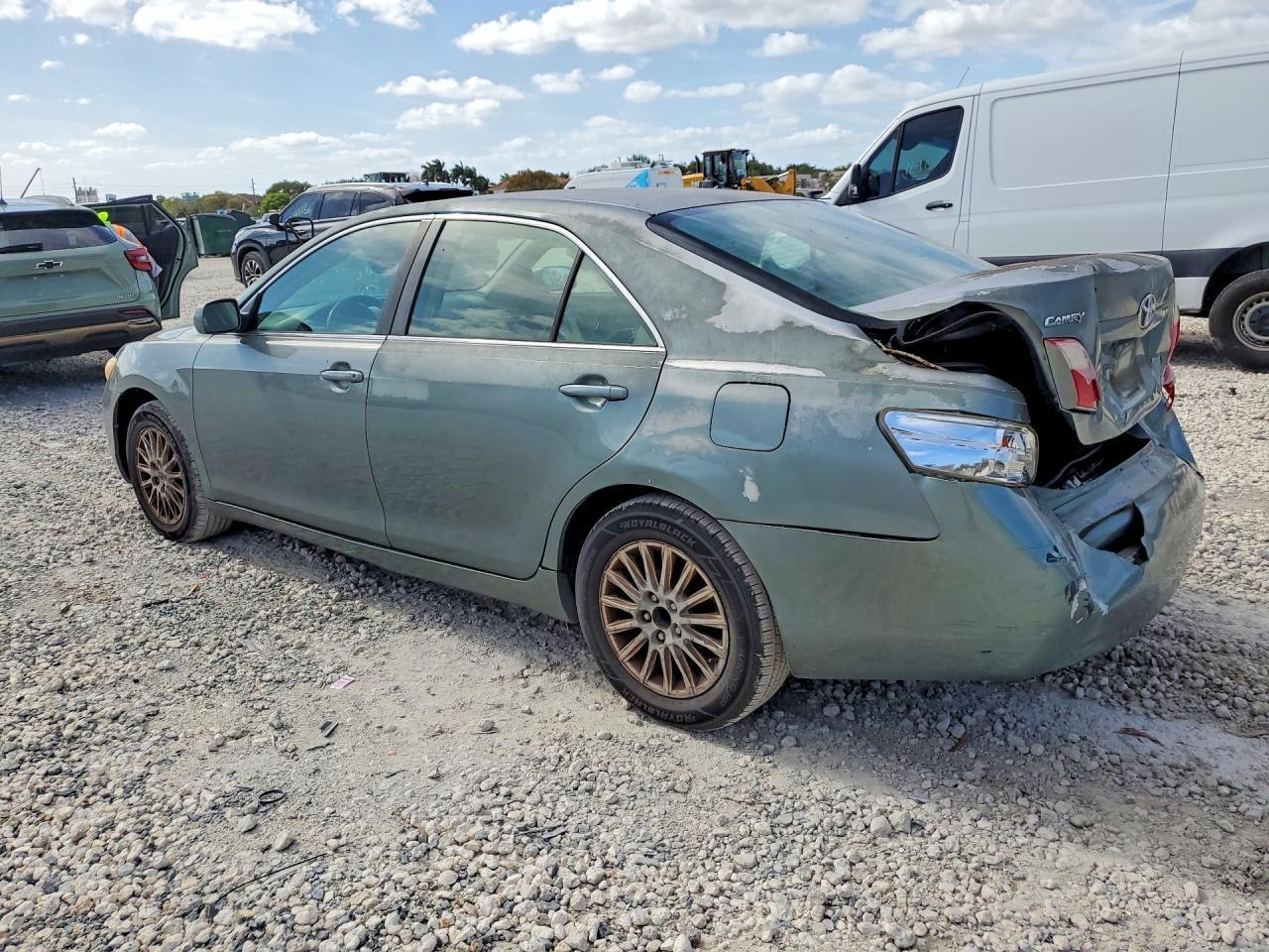 2007 Toyota Camry Le - Фото 2