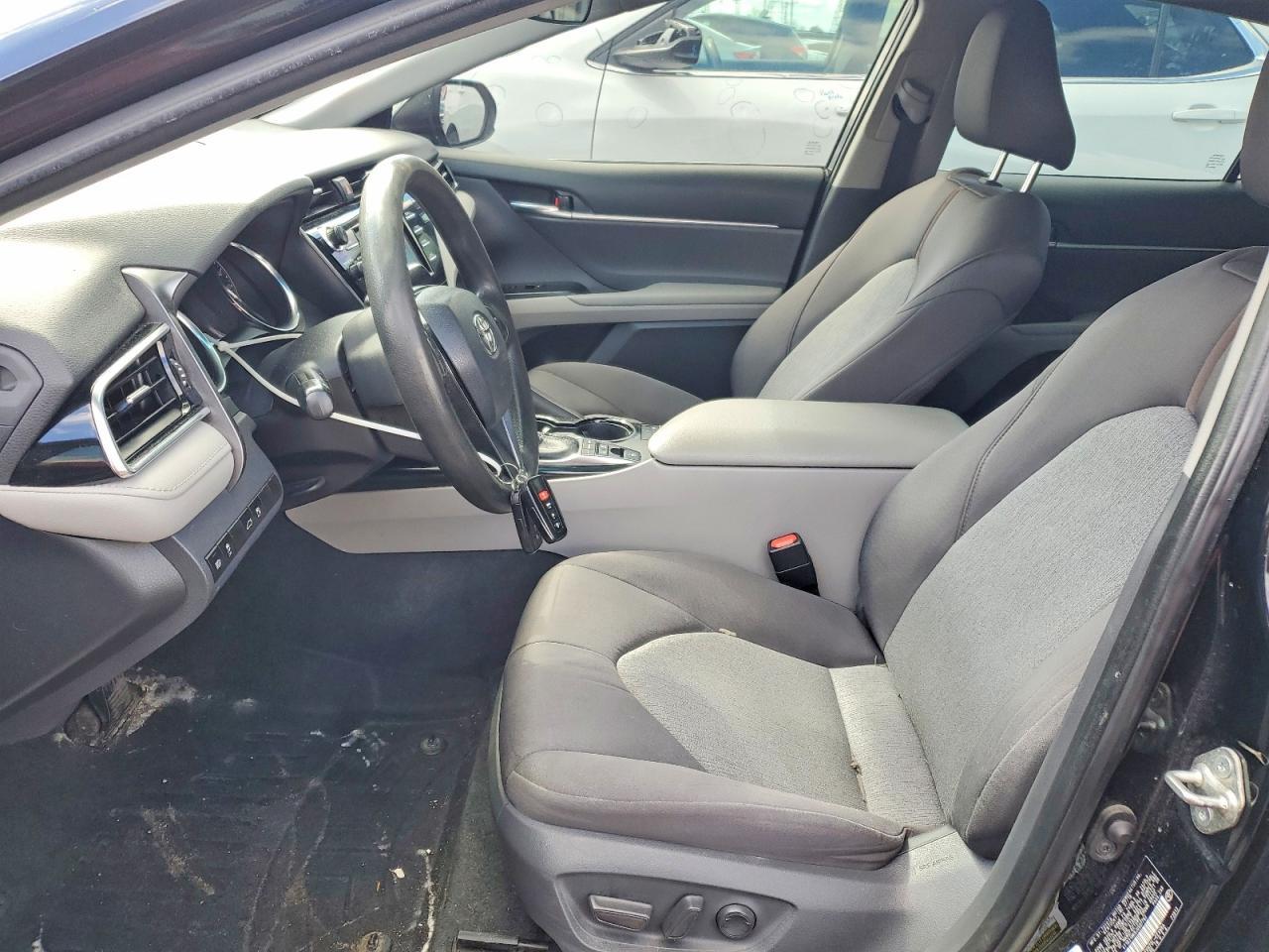 2018 Toyota Camry Le - Image 7